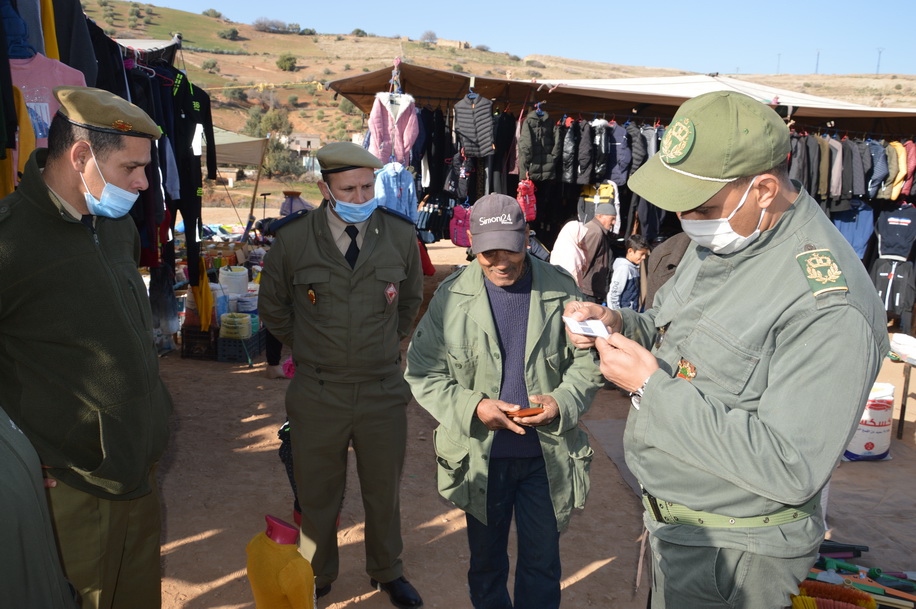 قائد قيادة أيت سغروشن يكثف من حملات التلقيح  بالأسواق الأسبوعية دعما للمجهود الوطني لمكافحة جائحة كورونا+ فيديو