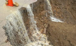 الانهيارات المتكررة تقطع الطريق الجهوية 508 بين أحد امسيلة والكوزات وتزيد من عزلة الساكنة