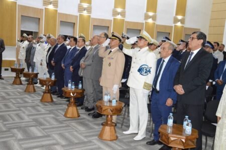 عامل إقليم تازة يقود مراسيم الاحتفاء بعيد العرش ويكرم موظفين بتوشيحات ملكية
