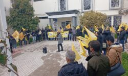 النقابة الوطنية للتعليم بتازة تنظم وقفة احتجاجية أمام المديرية الإقليمية