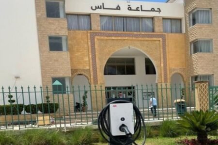 غياب الأغلبية يفشل دورة استثنائية ويحرج عمدة فاس