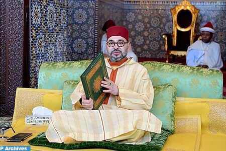 أمير المؤمنين يترأس مساء اليوم الإثنين حفل إحياء ليلة القدر المباركة بالقصر الملكي العامر بالرباط (وزارة القصور الملكية والتشريفات والأوسمة)